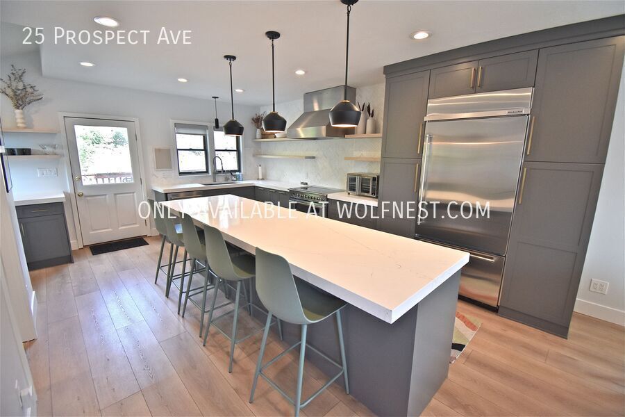 Gorgeous 2 Bed Park City Home! No Deposit Option! property image