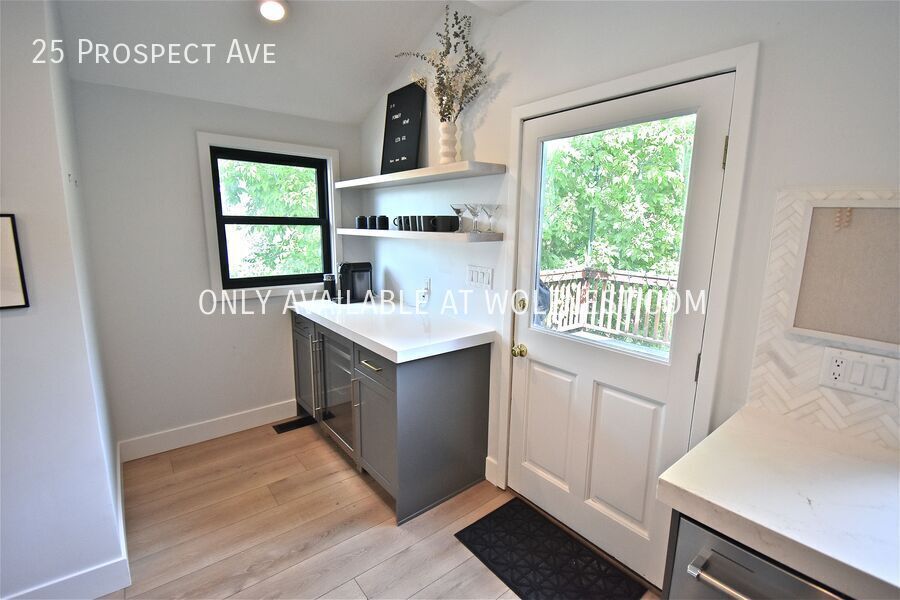 Gorgeous 2 Bed Park City Home! No Deposit Option! property image