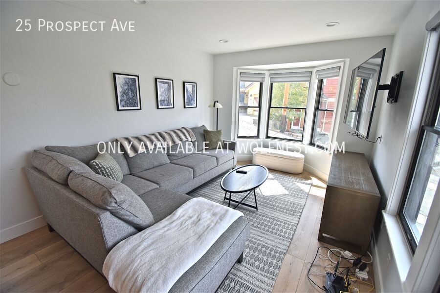 Gorgeous 2 Bed Park City Home! No Deposit Option! property image