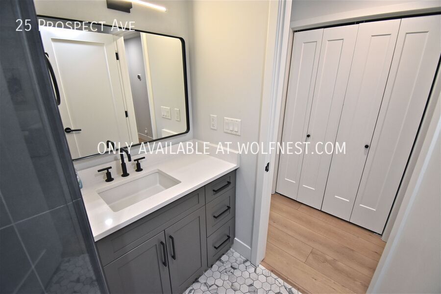 Gorgeous 2 Bed Park City Home! No Deposit Option! property image