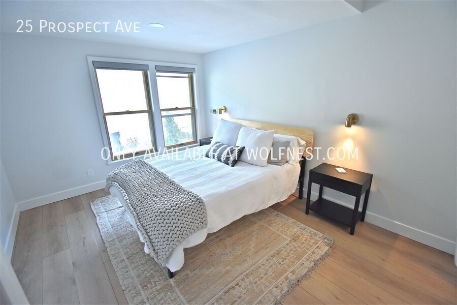 Gorgeous 2 Bed Park City Home! No Deposit Option! property image