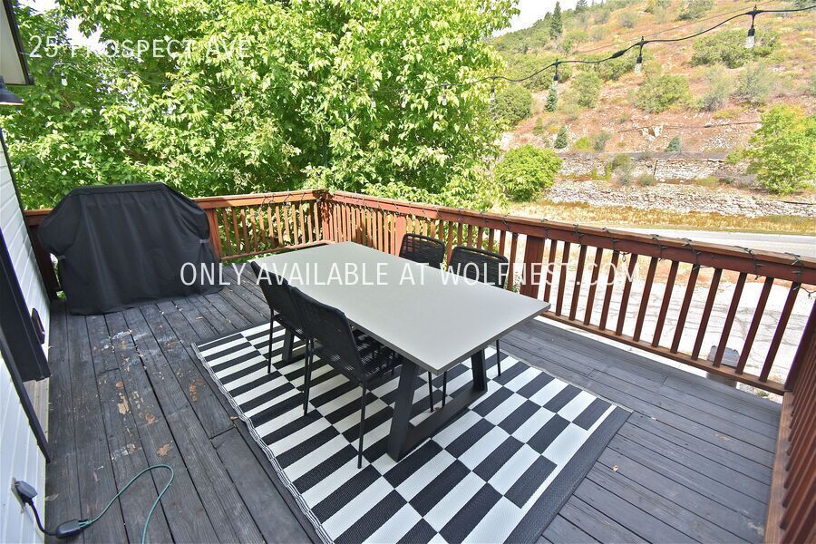 Gorgeous 2 Bed Park City Home! No Deposit Option! property image