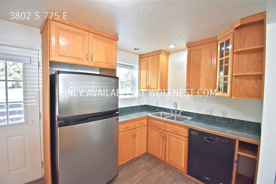 Beautiful 3 Bed Millcreek Bsmt Unit! No Deposit Option! property image