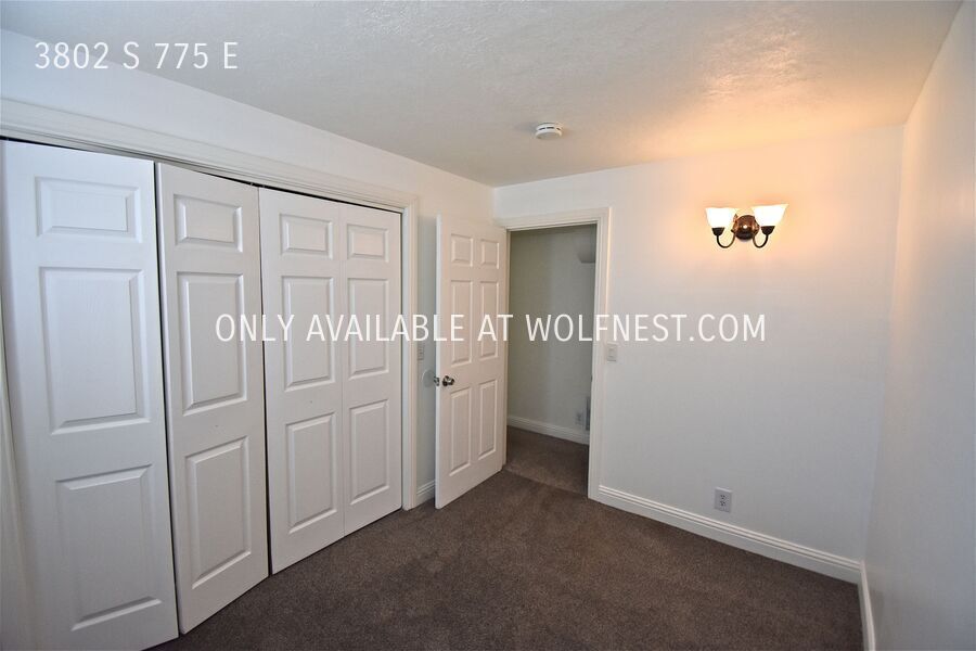 Beautiful 3 Bed Millcreek Bsmt Unit! No Deposit Option! property image