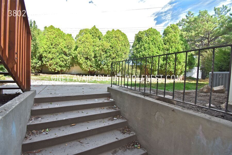 Beautiful 3 Bed Millcreek Bsmt Unit! No Deposit Option! property image