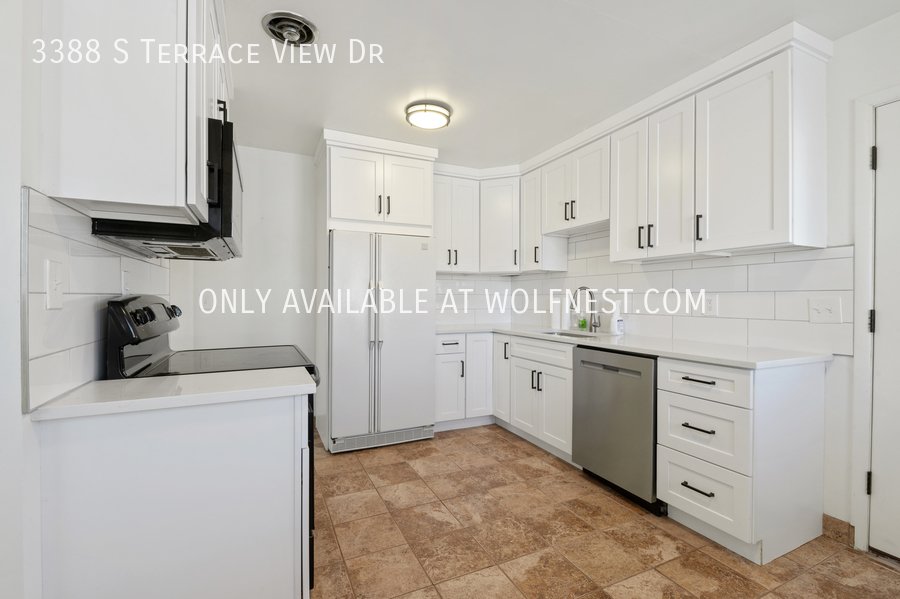 Stunning 4 Bedroom Millcreek Home! property image