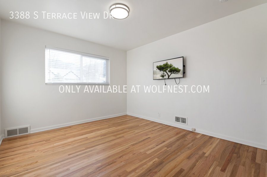 Stunning 4 Bedroom Millcreek Home! property image