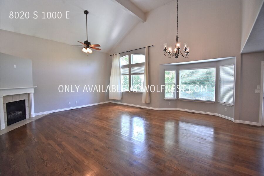 Gorgeous 4 Bedroom Sandy Home! property image