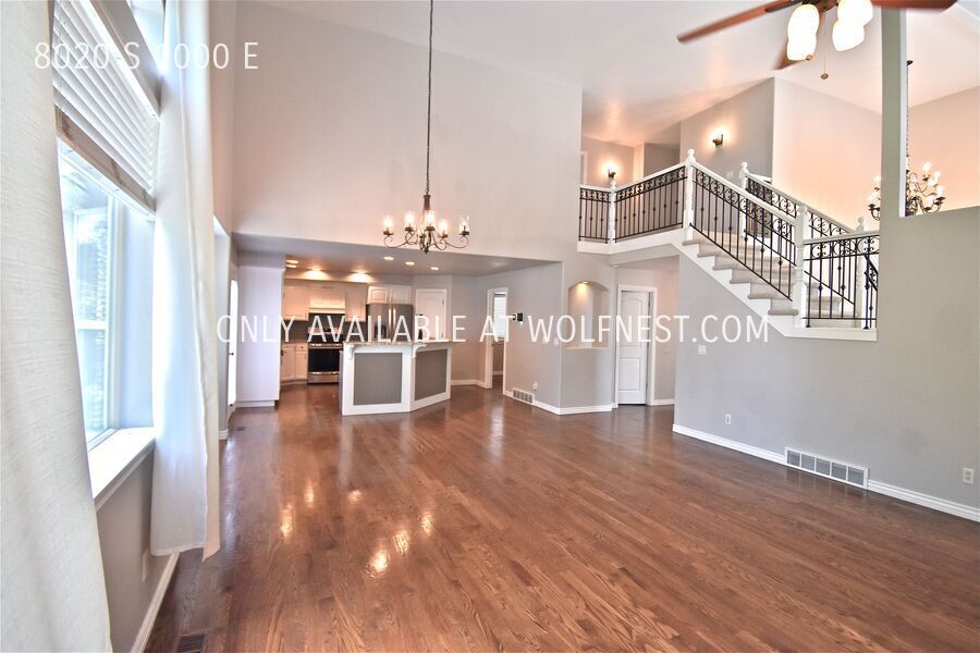 Gorgeous 4 Bedroom Sandy Home! property image