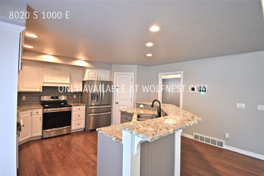 Gorgeous 4 Bedroom Sandy Home! property image