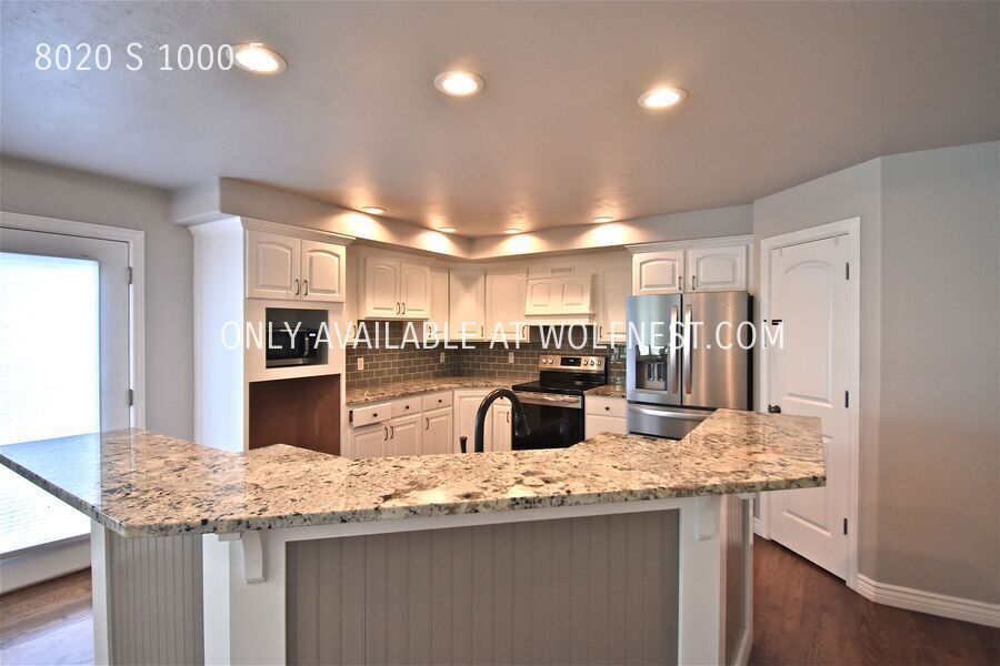 Gorgeous 4 Bedroom Sandy Home! property image
