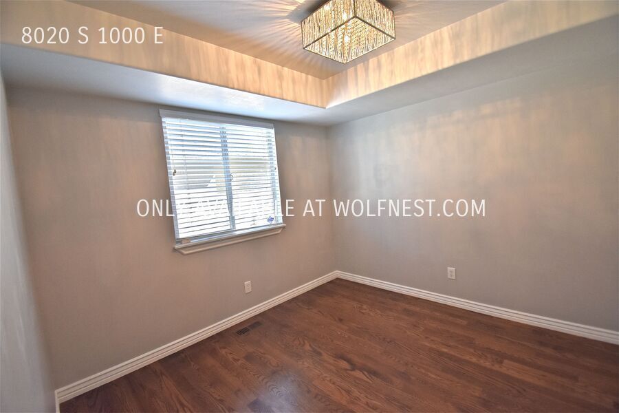 Gorgeous 4 Bedroom Sandy Home! property image