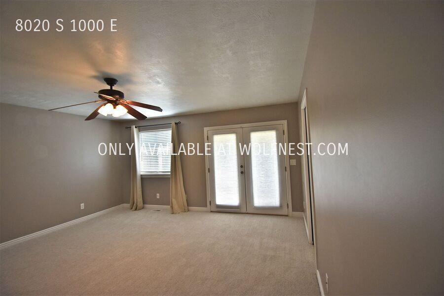 Gorgeous 4 Bedroom Sandy Home! property image