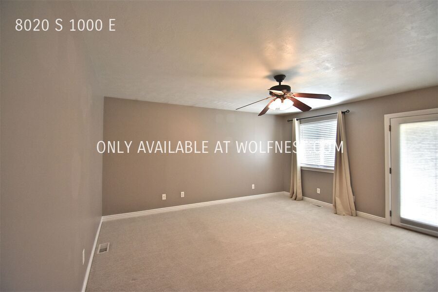 Gorgeous 4 Bedroom Sandy Home! property image