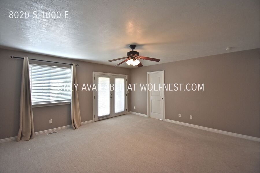 Gorgeous 4 Bedroom Sandy Home! property image