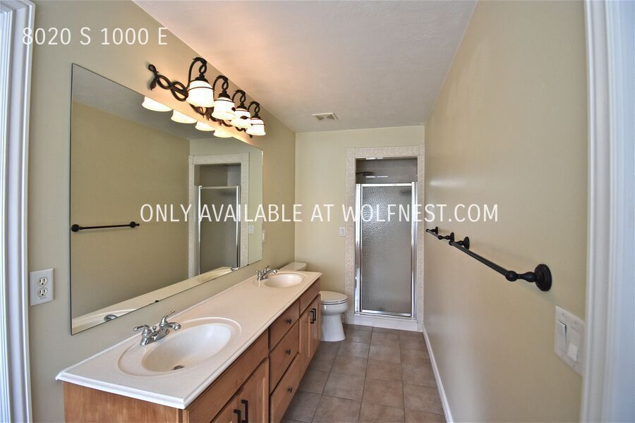 Gorgeous 4 Bedroom Sandy Home! property image