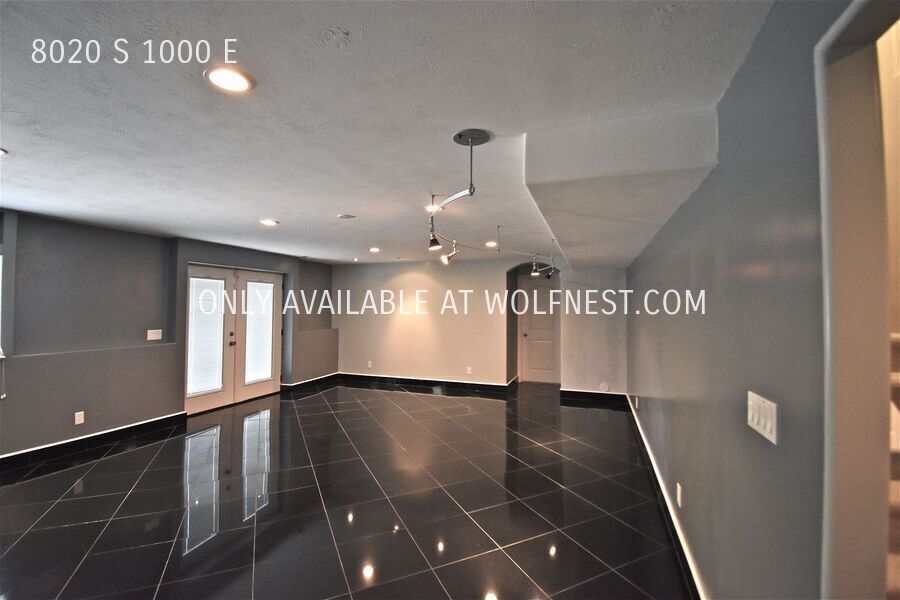 Gorgeous 4 Bedroom Sandy Home! property image