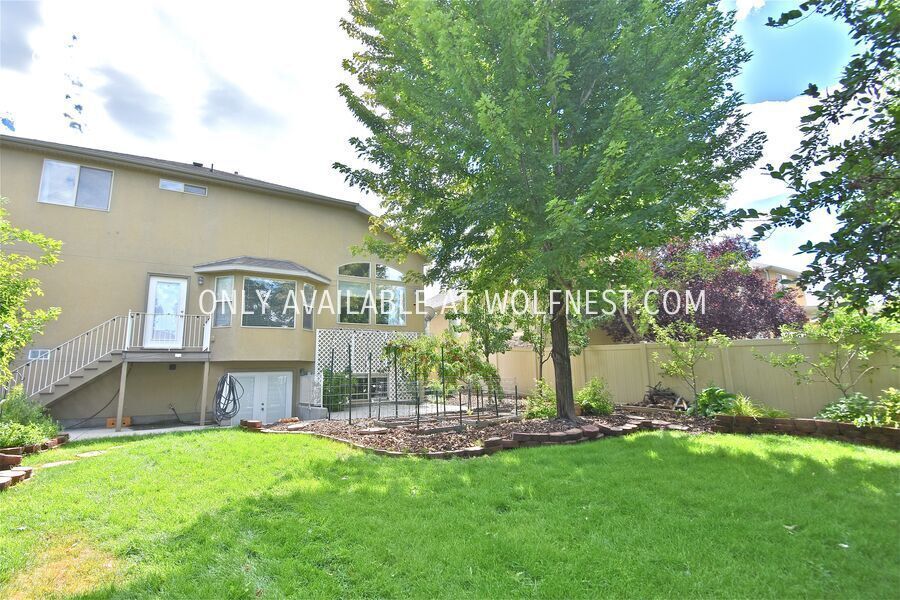 Gorgeous 4 Bedroom Sandy Home! property image