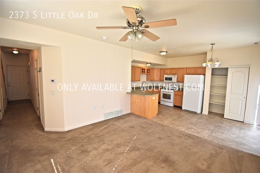 Lovely 3 Bed West Valley Townhome! No Deposit Option! property image
