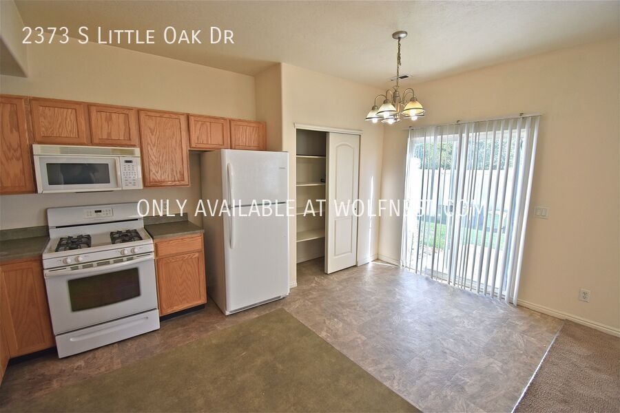 Lovely 3 Bed West Valley Townhome! No Deposit Option! property image