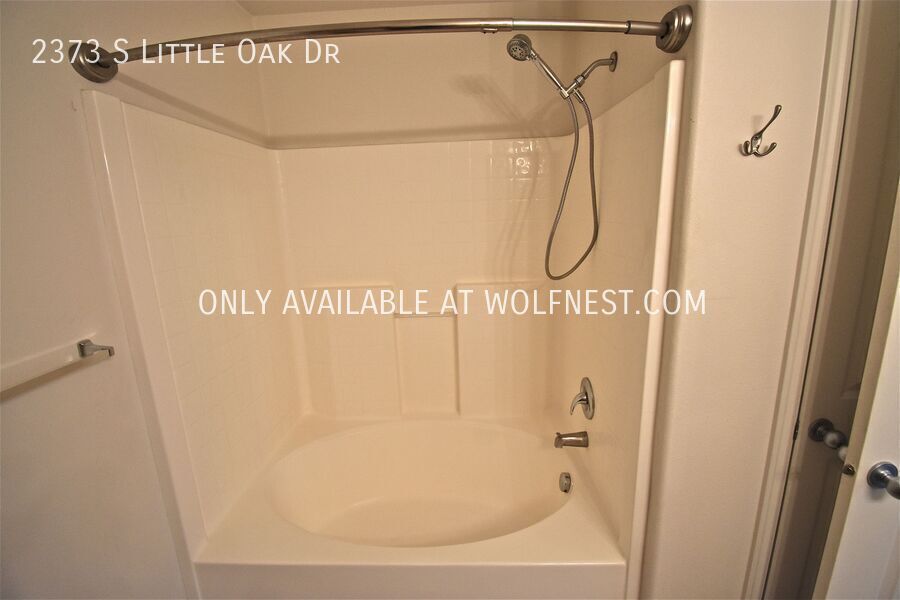 Lovely 3 Bed West Valley Townhome! No Deposit Option! property image