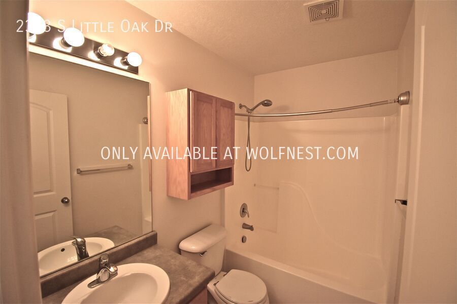 Lovely 3 Bed West Valley Townhome! No Deposit Option! property image