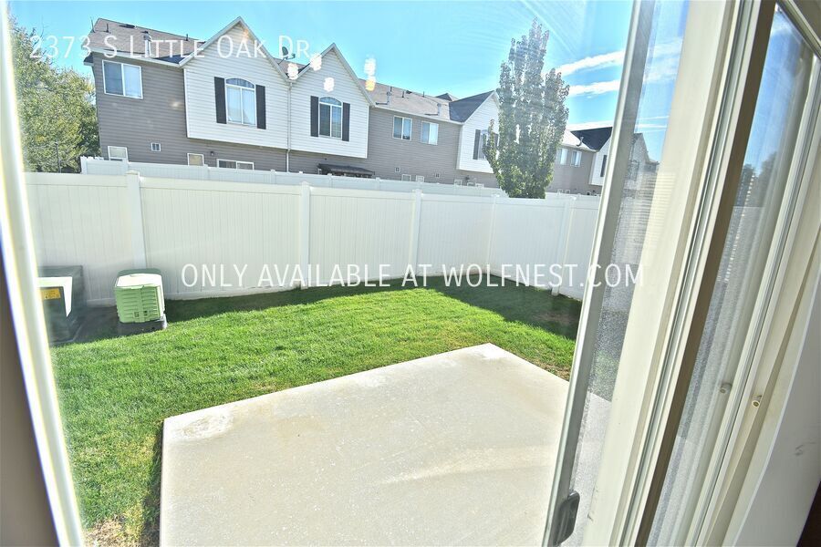 Lovely 3 Bed West Valley Townhome! No Deposit Option! property image