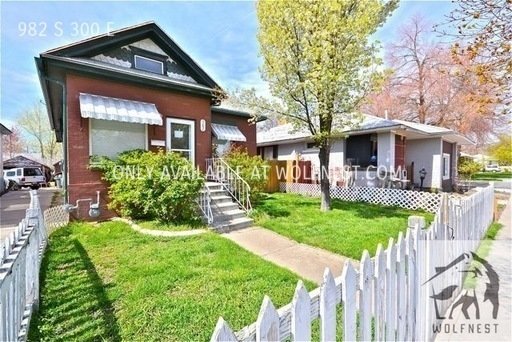 Beautiful 3 Bed Downtown Home! No Deposit Option! property image