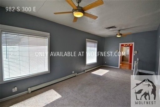 Beautiful 3 Bed Downtown Home! No Deposit Option! property image