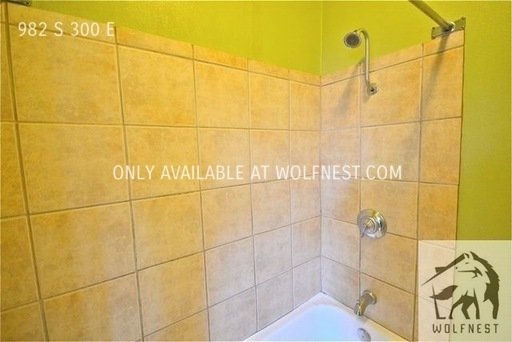 Beautiful 3 Bed Downtown Home! No Deposit Option! property image