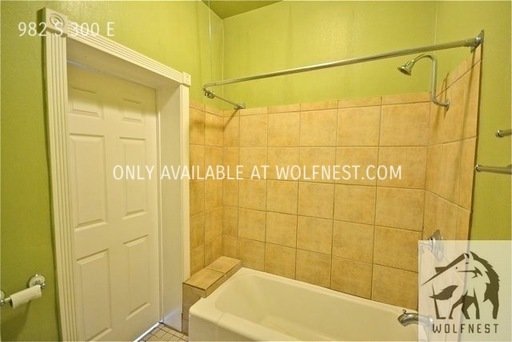 Beautiful 3 Bed Downtown Home! No Deposit Option! property image