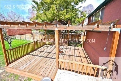 Beautiful 3 Bed Downtown Home! No Deposit Option! property image