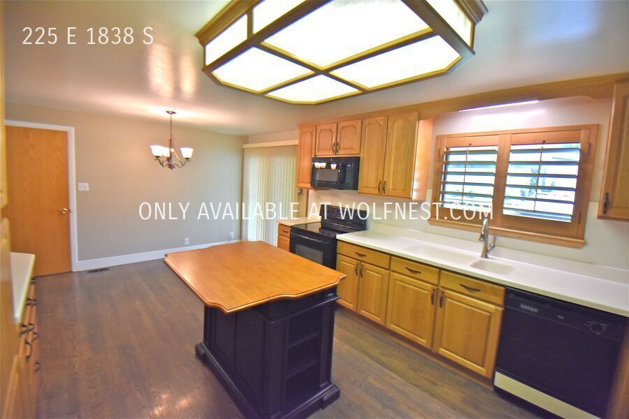 Lovely 4 Bed Orem Home! No Deposit Option! property image