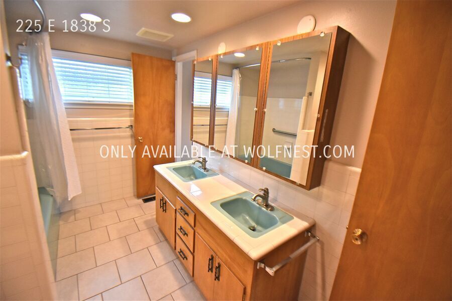 Lovely 4 Bed Orem Home! No Deposit Option! property image