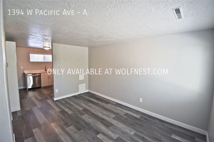 Remodeled 2 Bed Salt Lake Unit! No Deposit Option! property image
