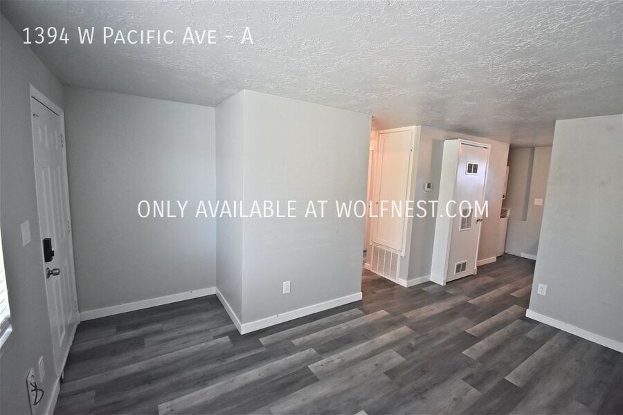 Remodeled 2 Bed Salt Lake Unit! No Deposit Option! property image
