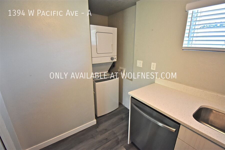 Remodeled 2 Bed Salt Lake Unit! No Deposit Option! property image