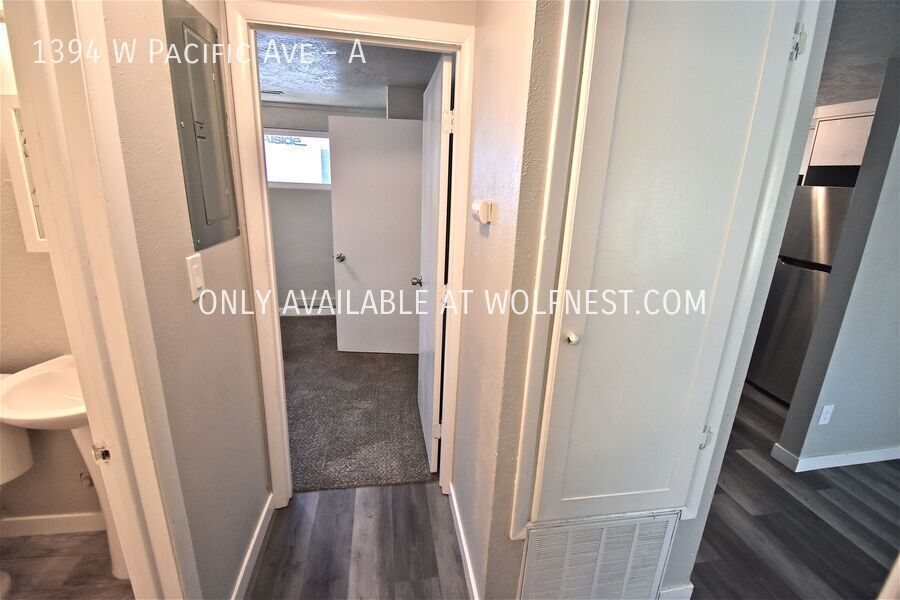 Remodeled 2 Bed Salt Lake Unit! No Deposit Option! property image