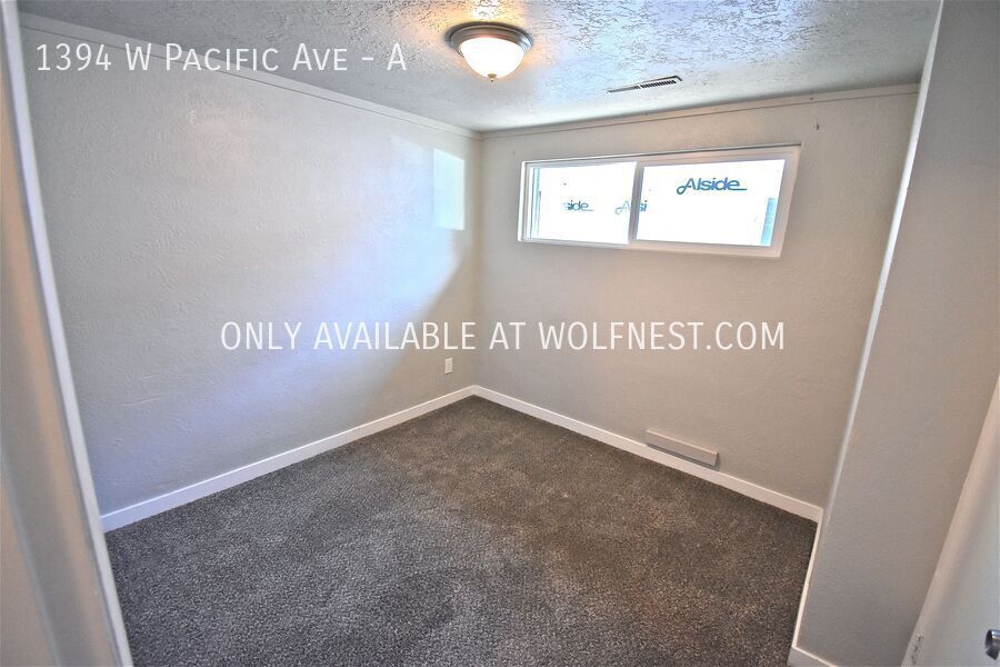 Remodeled 2 Bed Salt Lake Unit! No Deposit Option! property image