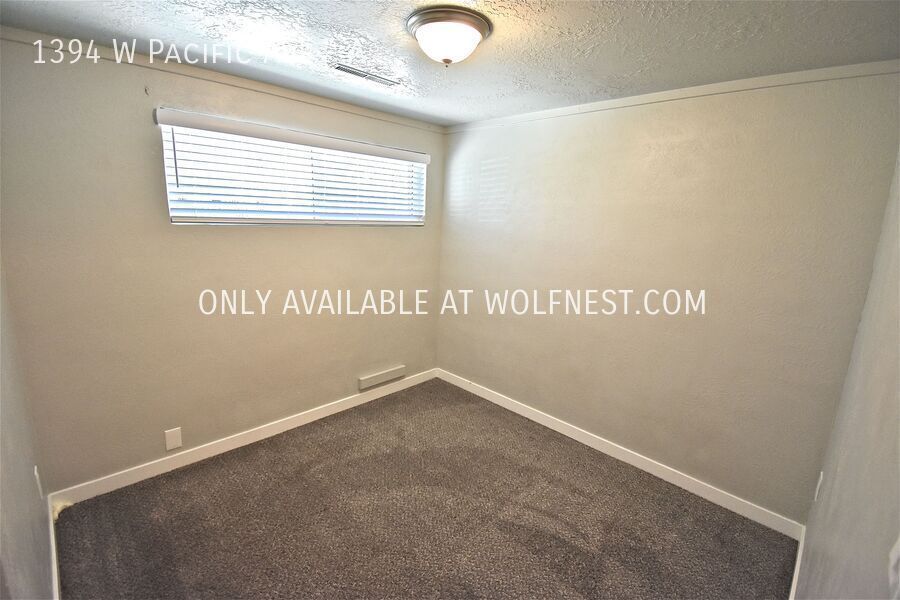 Remodeled 2 Bed Salt Lake Unit! No Deposit Option! property image