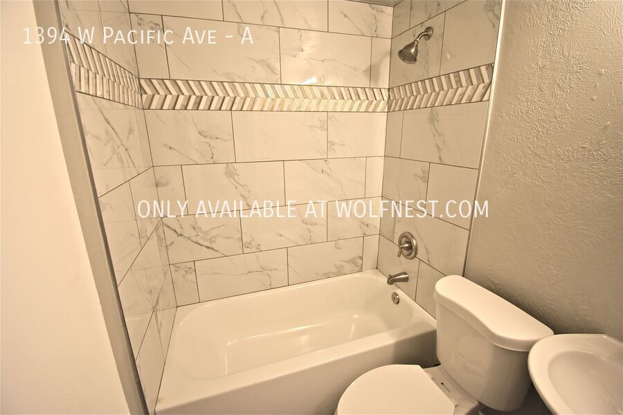 Remodeled 2 Bed Salt Lake Unit! No Deposit Option! property image