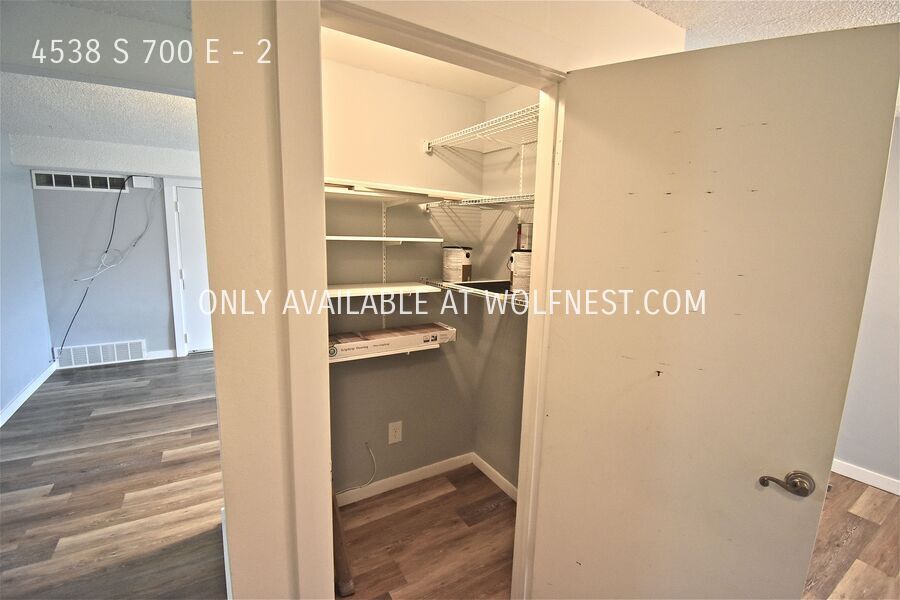 Lovely 2 Bed Murray Condo! No Deposit Option! property image