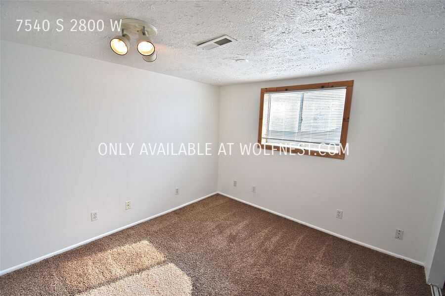 No Deposit Option! Lovely 4 Bedroom West Jordan Home! property image