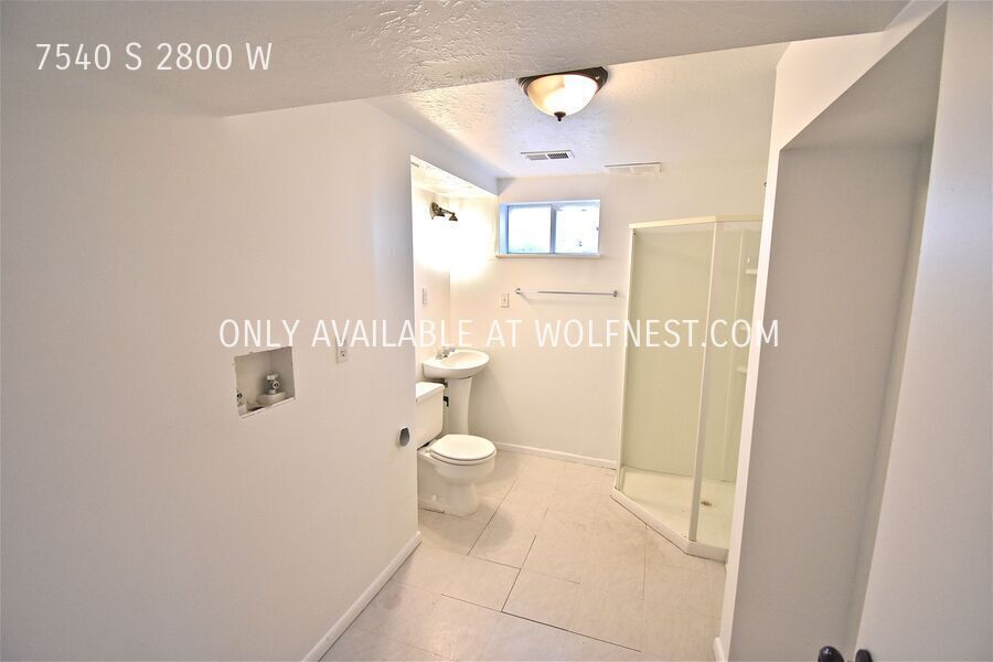 No Deposit Option! Lovely 4 Bedroom West Jordan Home! property image