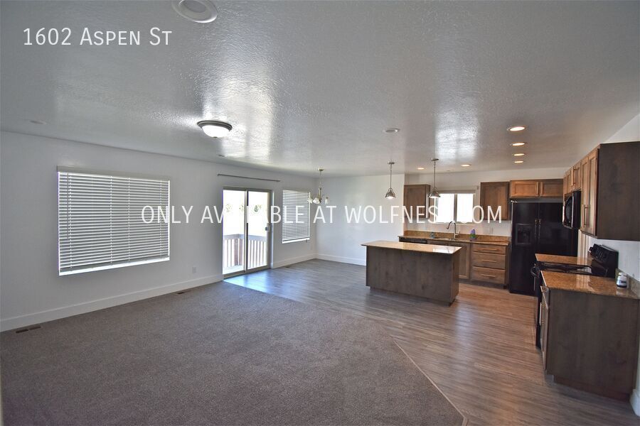 Stunning 3 Bedroom Santaquin Home! property image