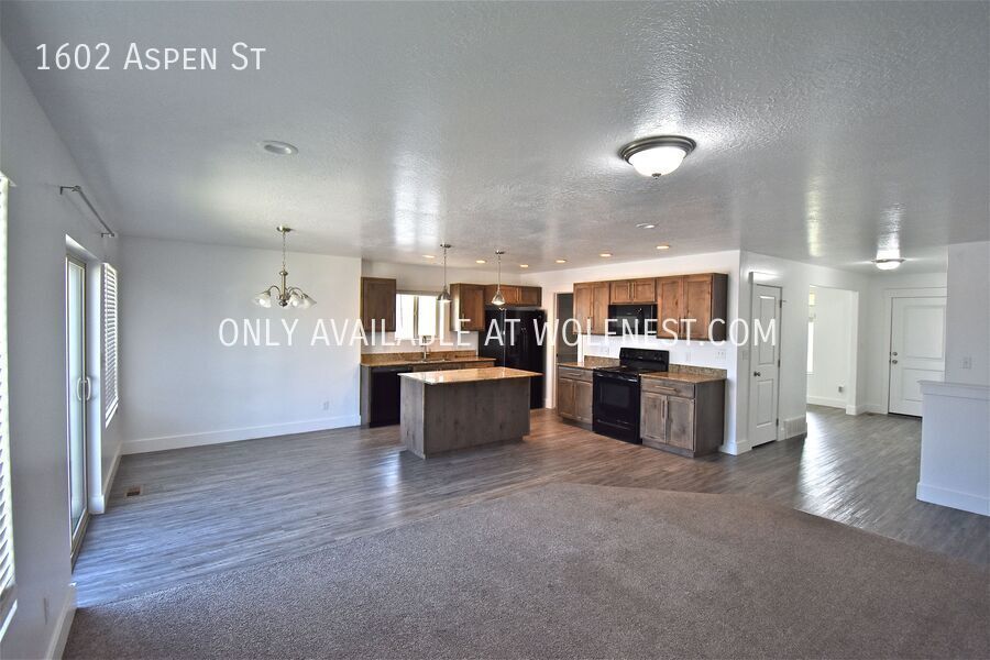 Stunning 3 Bedroom Santaquin Home! property image