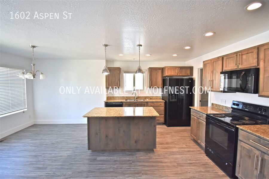 Stunning 3 Bedroom Santaquin Home! property image