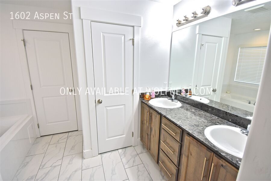 Stunning 3 Bedroom Santaquin Home! property image