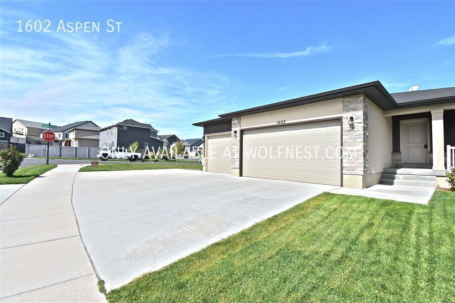 Stunning 3 Bedroom Santaquin Home! property image