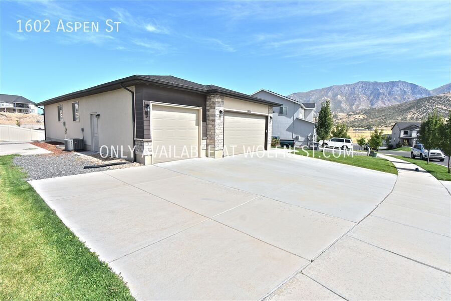 Stunning 3 Bedroom Santaquin Home! property image